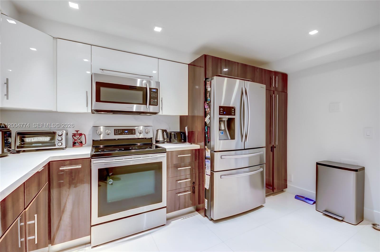 BLDG 5 OF COUNTRY CLUB AP - Residential