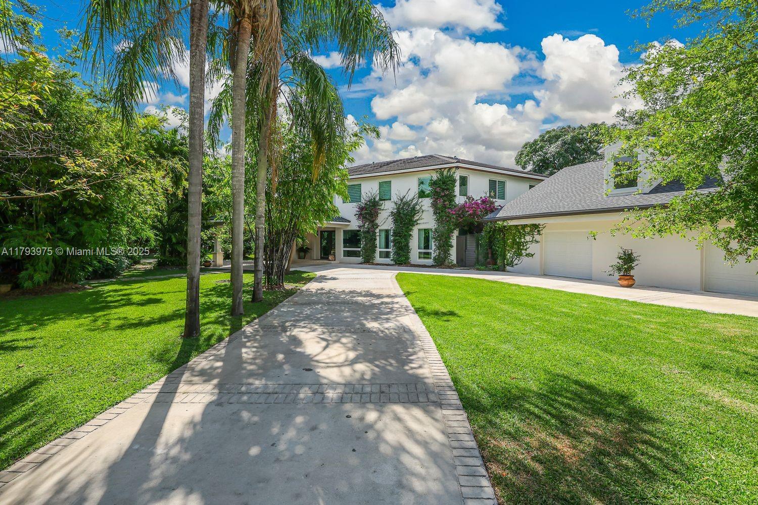 PARADISE GROVE - Residential