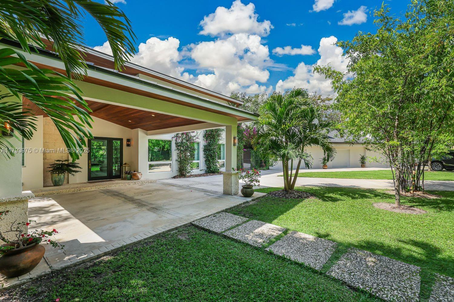 PARADISE GROVE - Residential