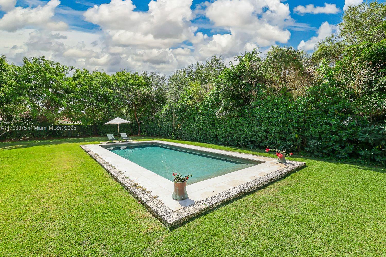 PARADISE GROVE - Residential