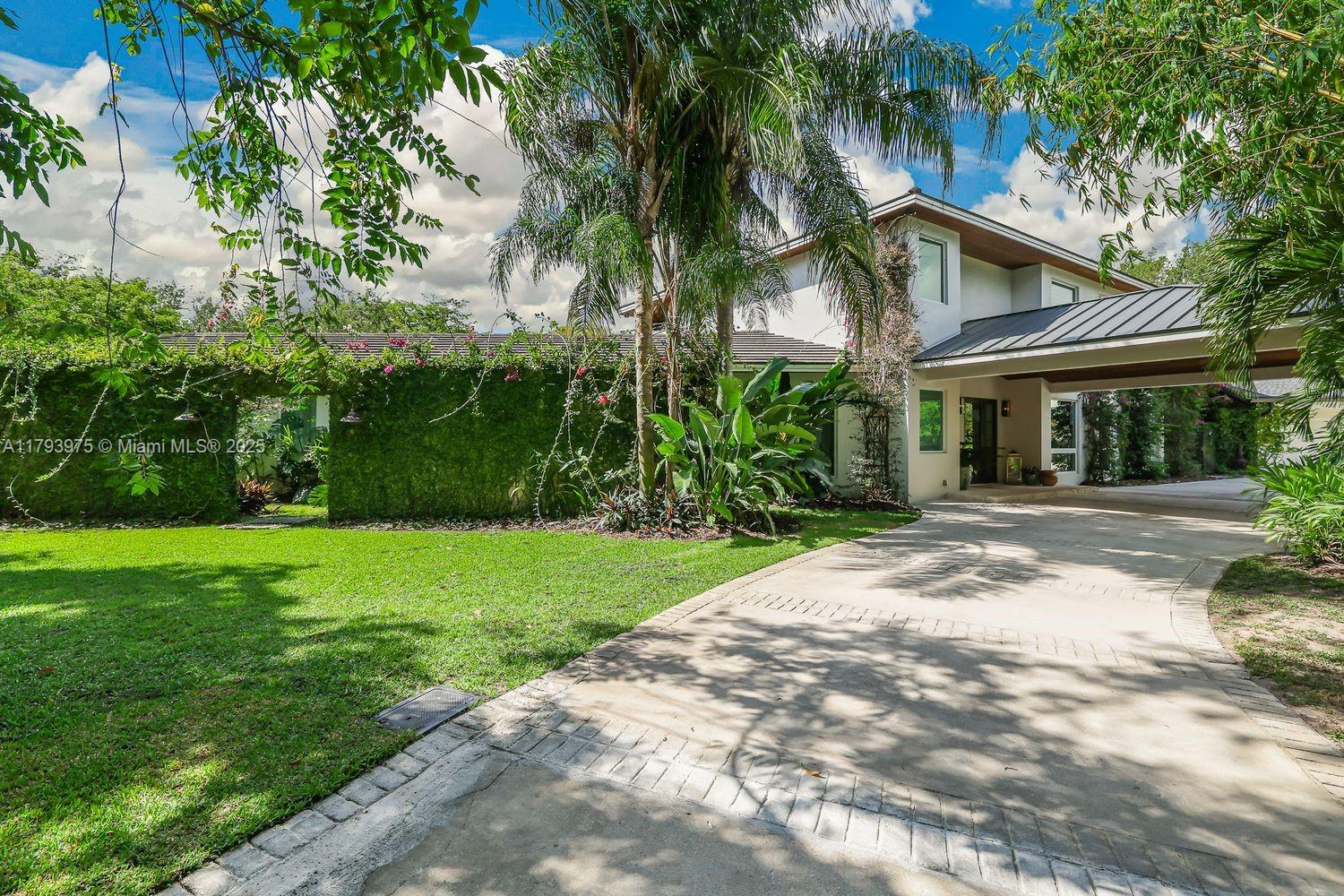PARADISE GROVE - Residential