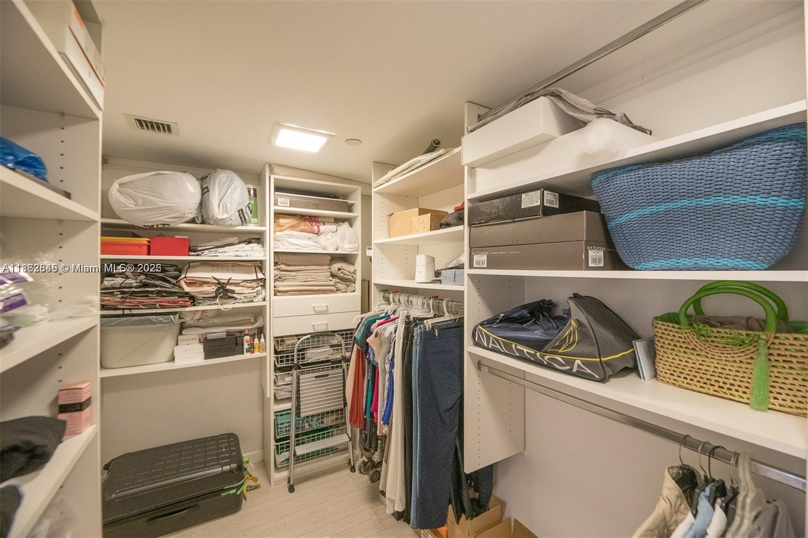 3000 ISL BLVD WILLIAMS IS - Residential Lease