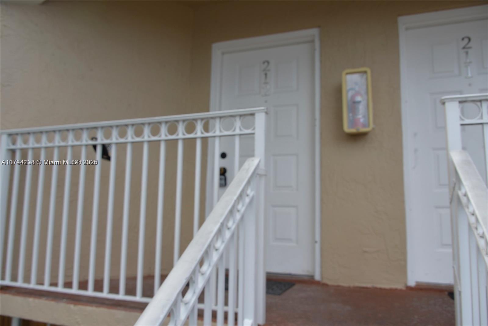 CORAL POINTE TOWNHOMES CO - Residential Lease