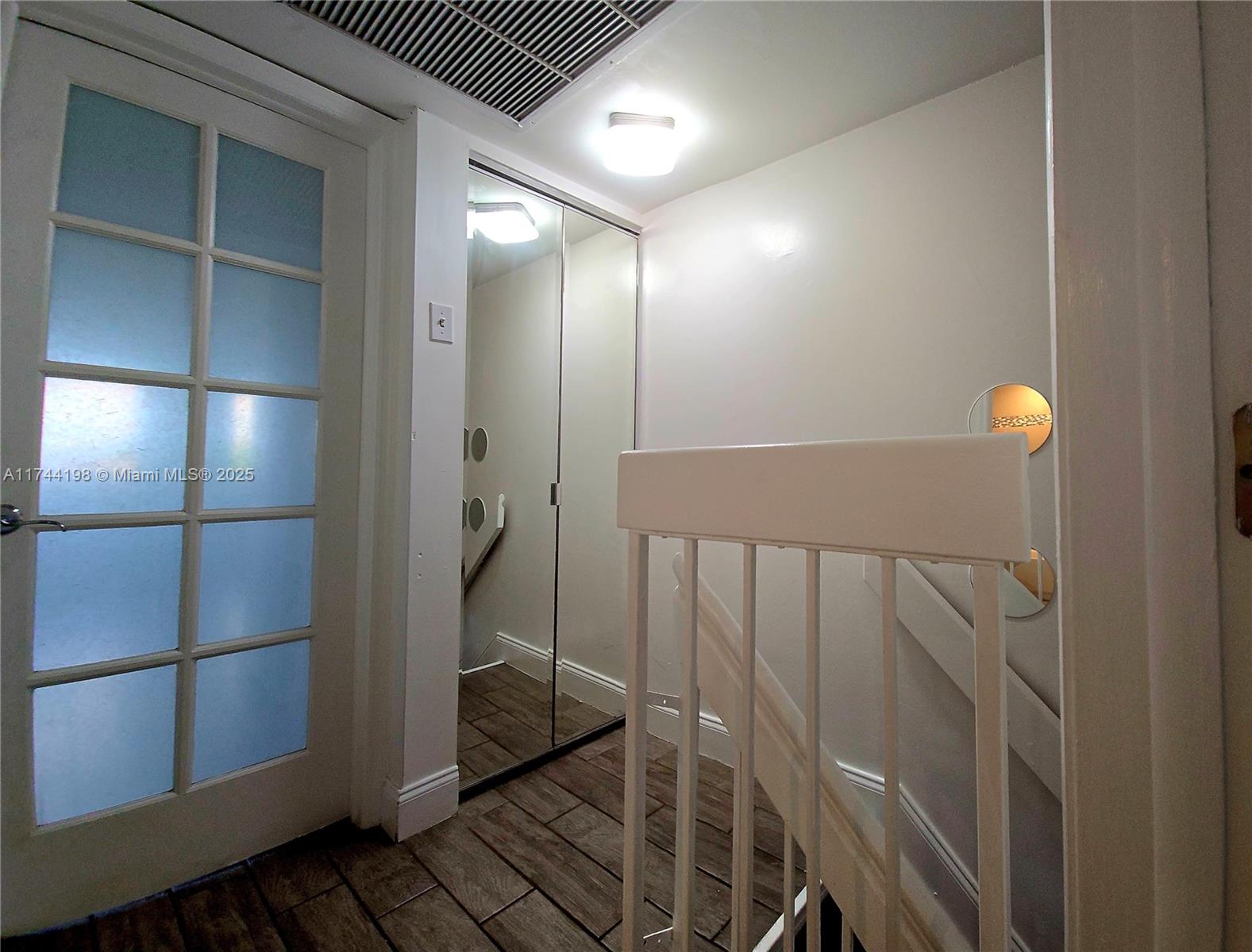 CORAL POINTE TOWNHOMES CO - Residential Lease