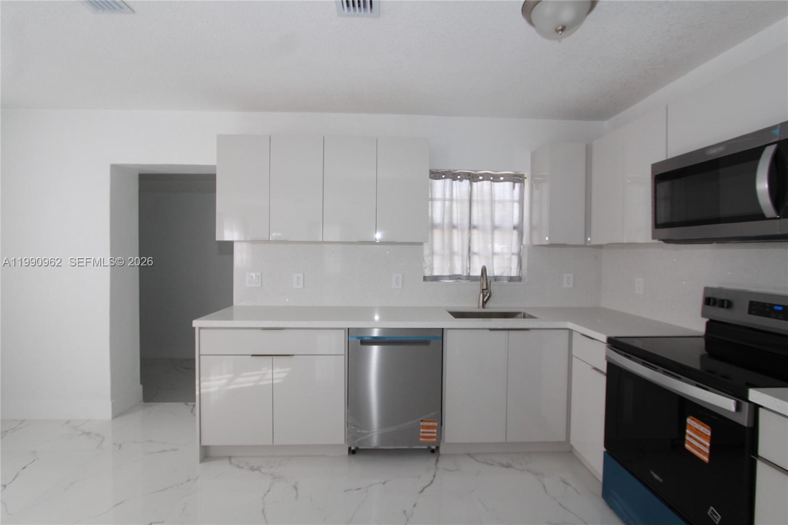 CHERRY HILLS - Residential