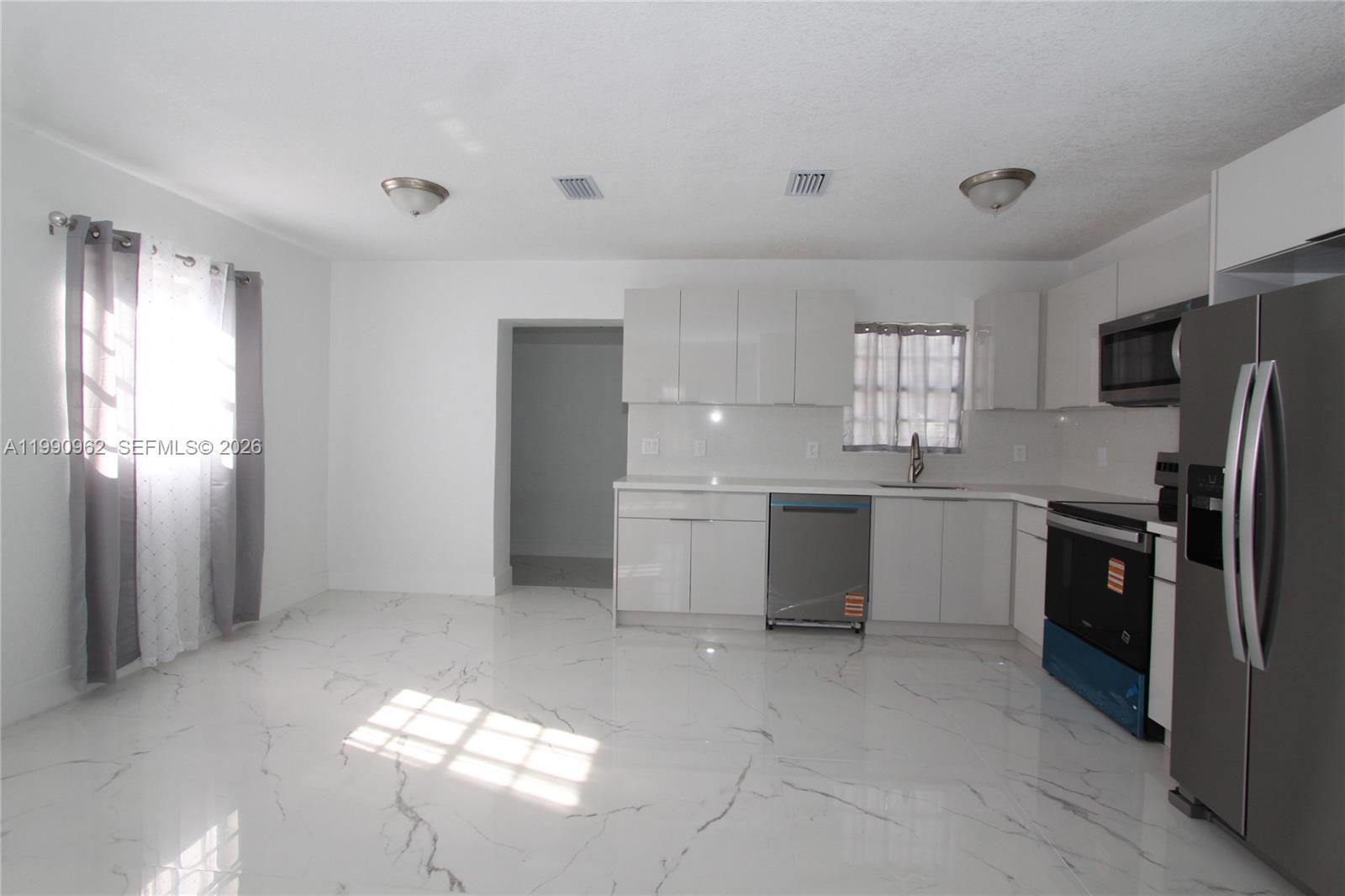 CHERRY HILLS - Residential