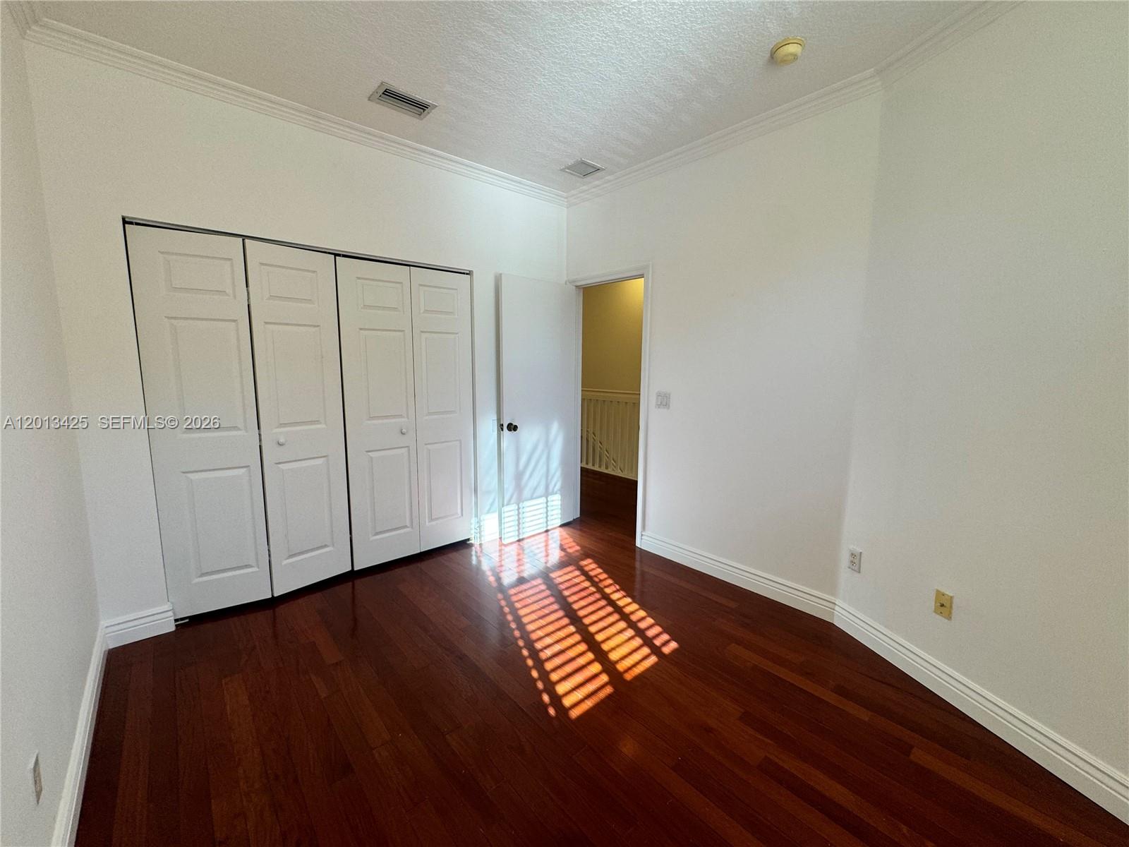 VILLAS AT HARBOR ISLES CO - Residential Lease