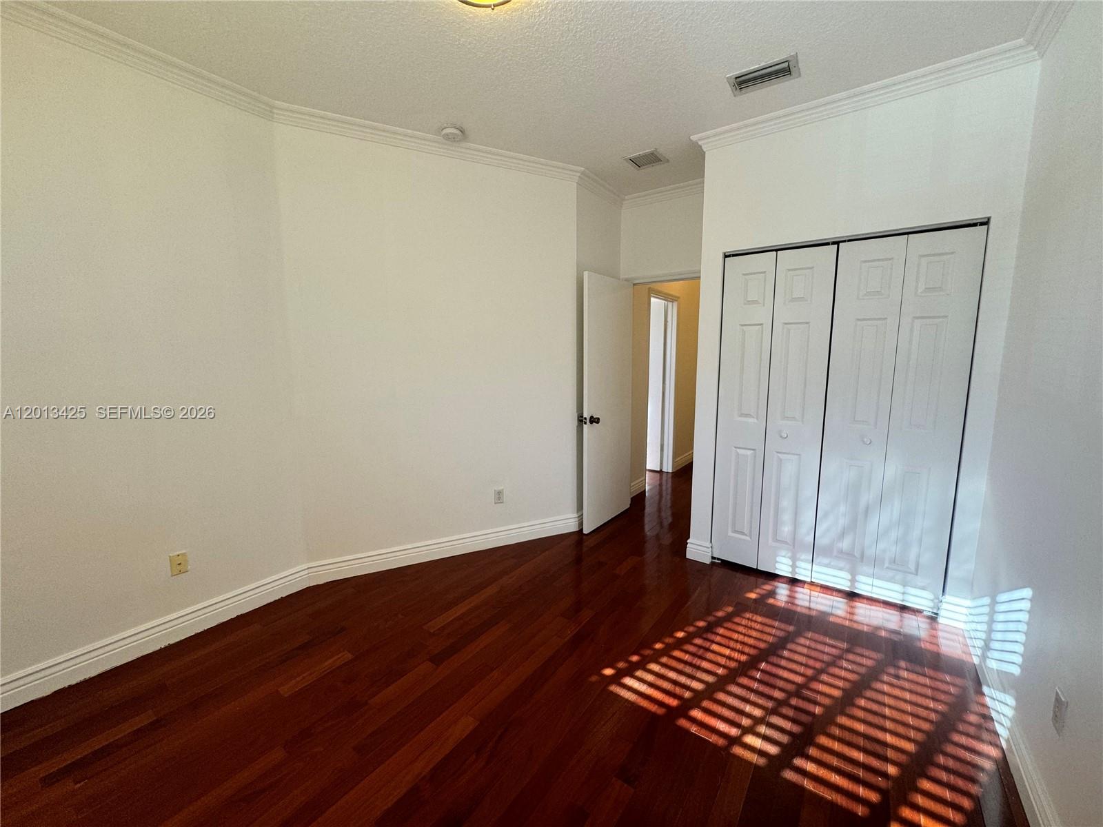 VILLAS AT HARBOR ISLES CO - Residential Lease