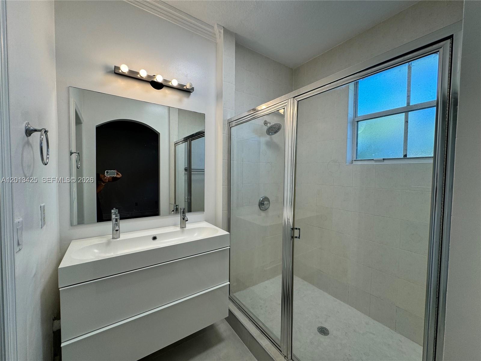 VILLAS AT HARBOR ISLES CO - Residential Lease