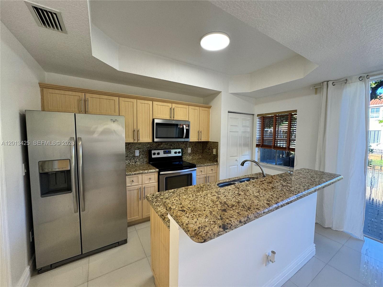 VILLAS AT HARBOR ISLES CO - Residential Lease