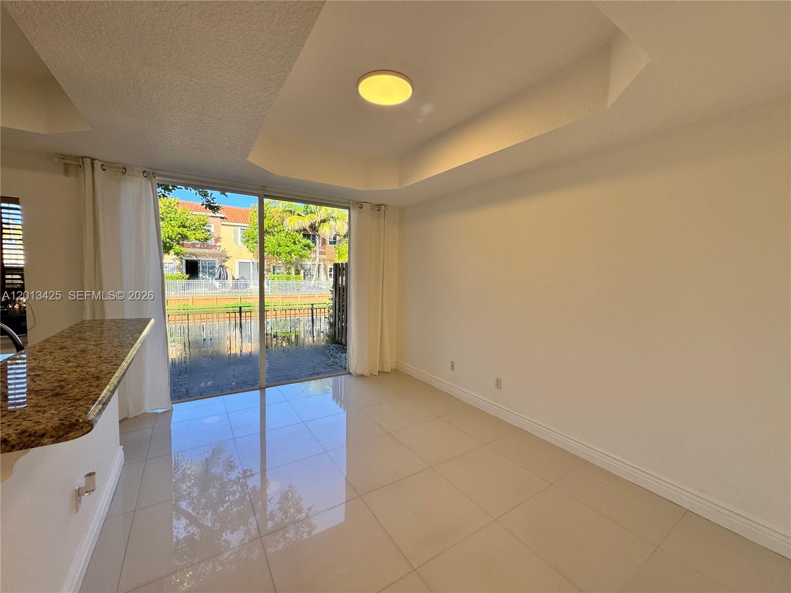 VILLAS AT HARBOR ISLES CO - Residential Lease