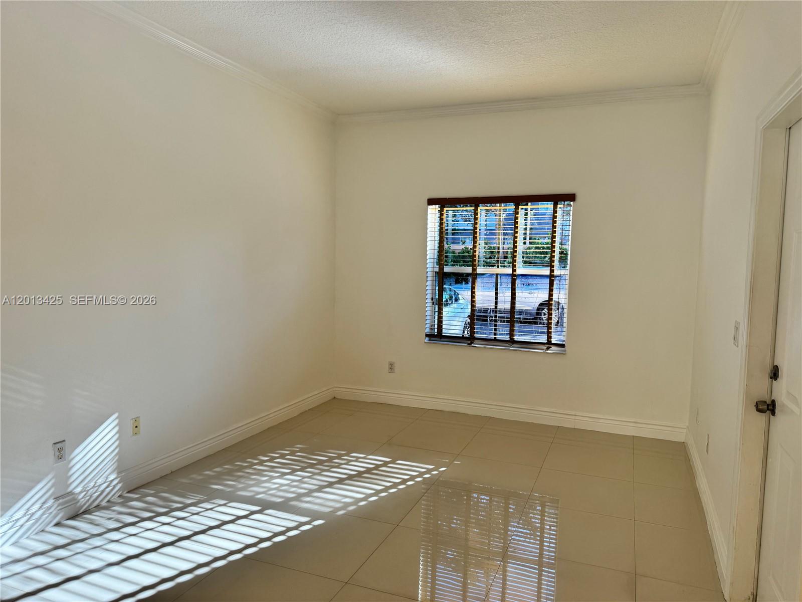 VILLAS AT HARBOR ISLES CO - Residential Lease