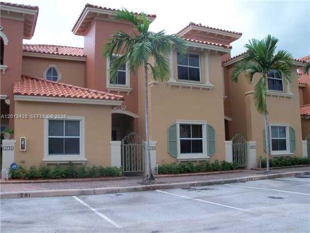 VILLAS AT HARBOR ISLES CO - Residential Lease