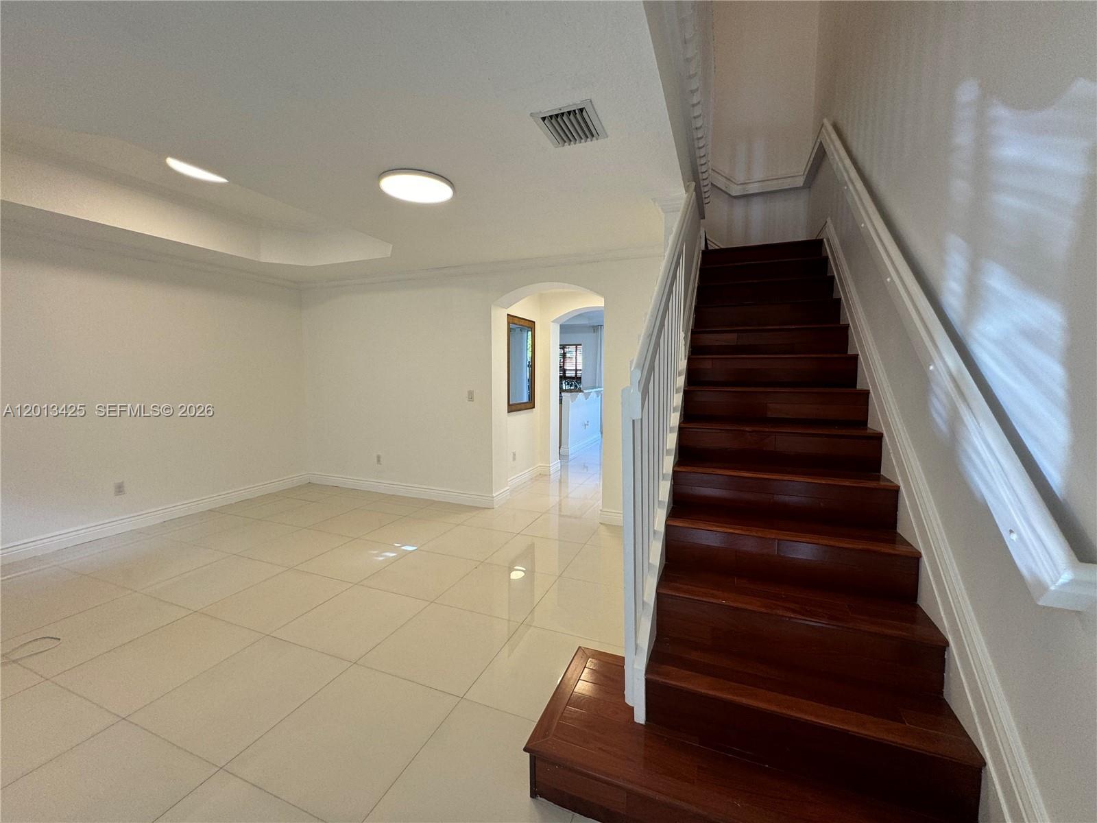 VILLAS AT HARBOR ISLES CO - Residential Lease