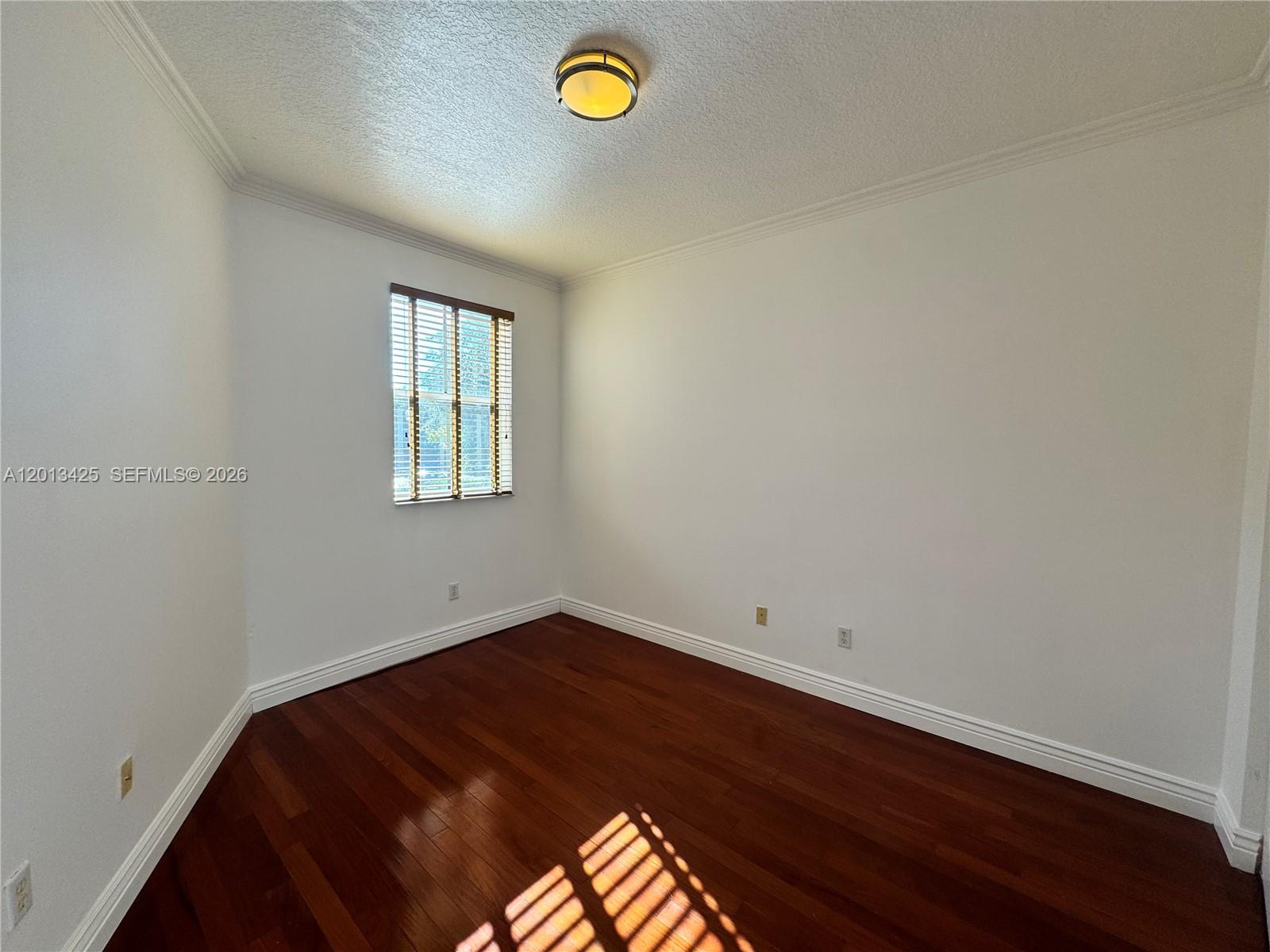 VILLAS AT HARBOR ISLES CO - Residential Lease