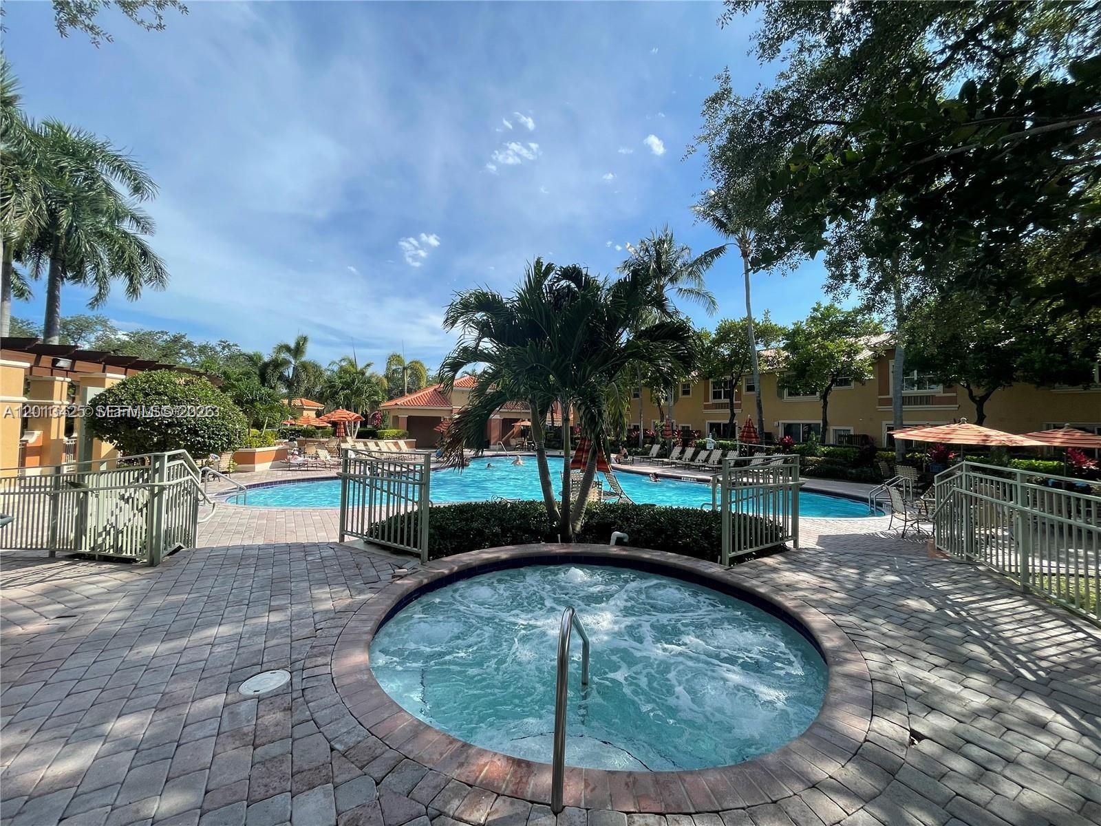 VILLAS AT HARBOR ISLES CO - Residential Lease