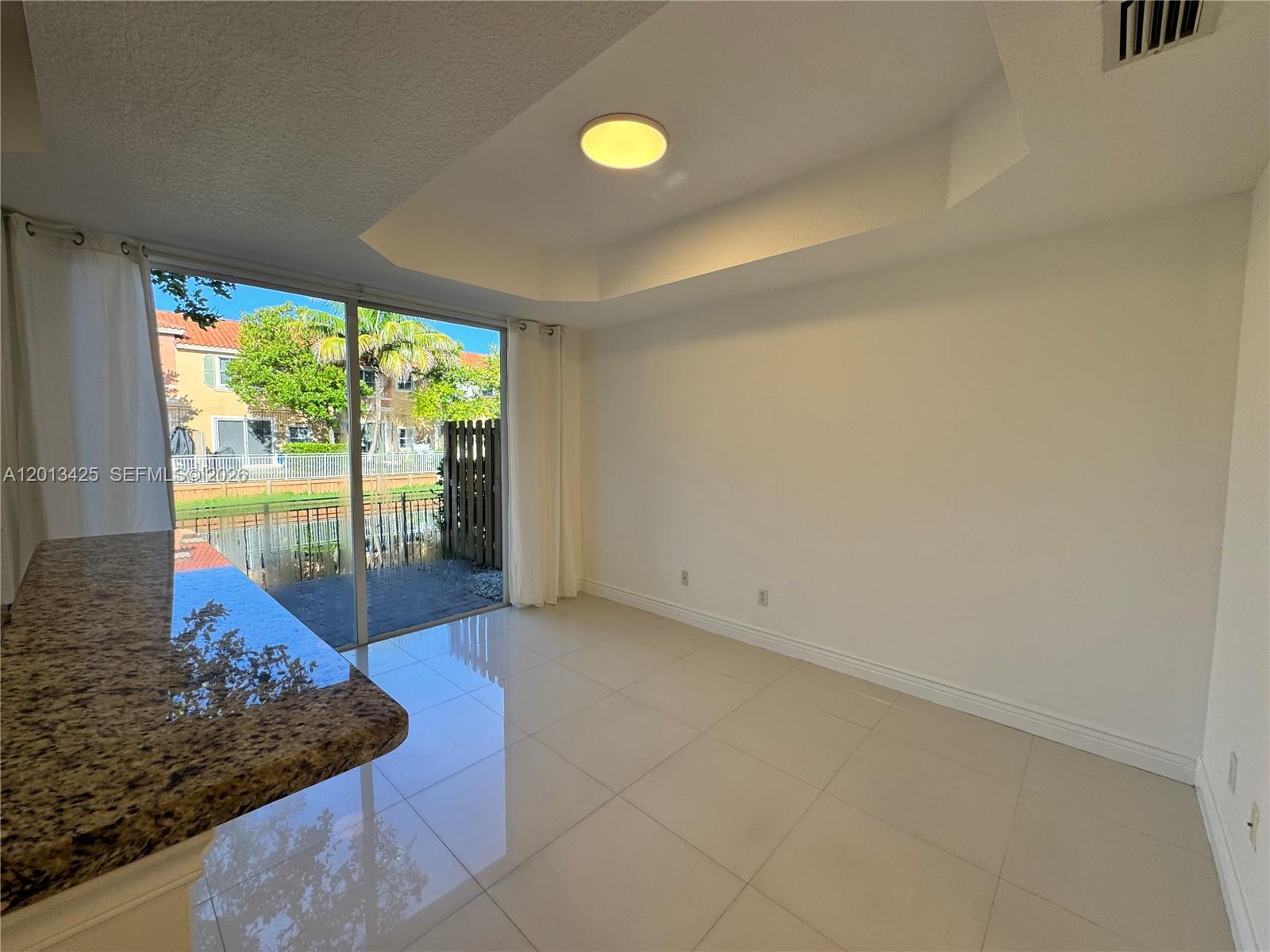 VILLAS AT HARBOR ISLES CO - Residential Lease