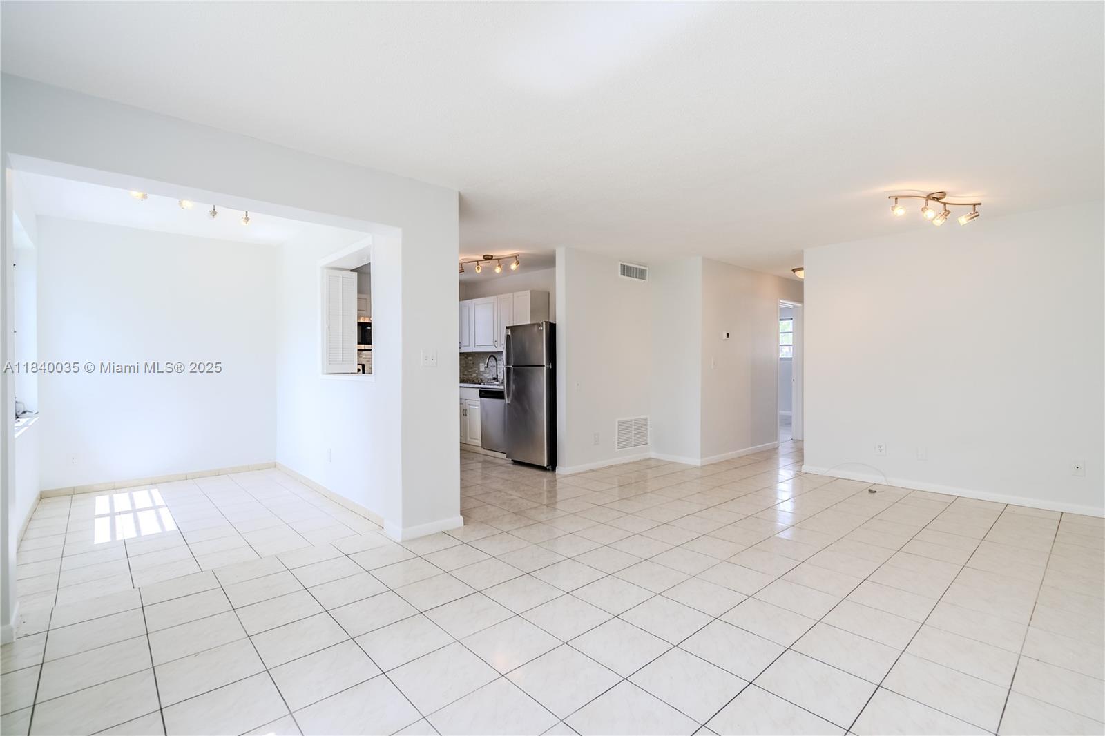 421 NE 1st St 101