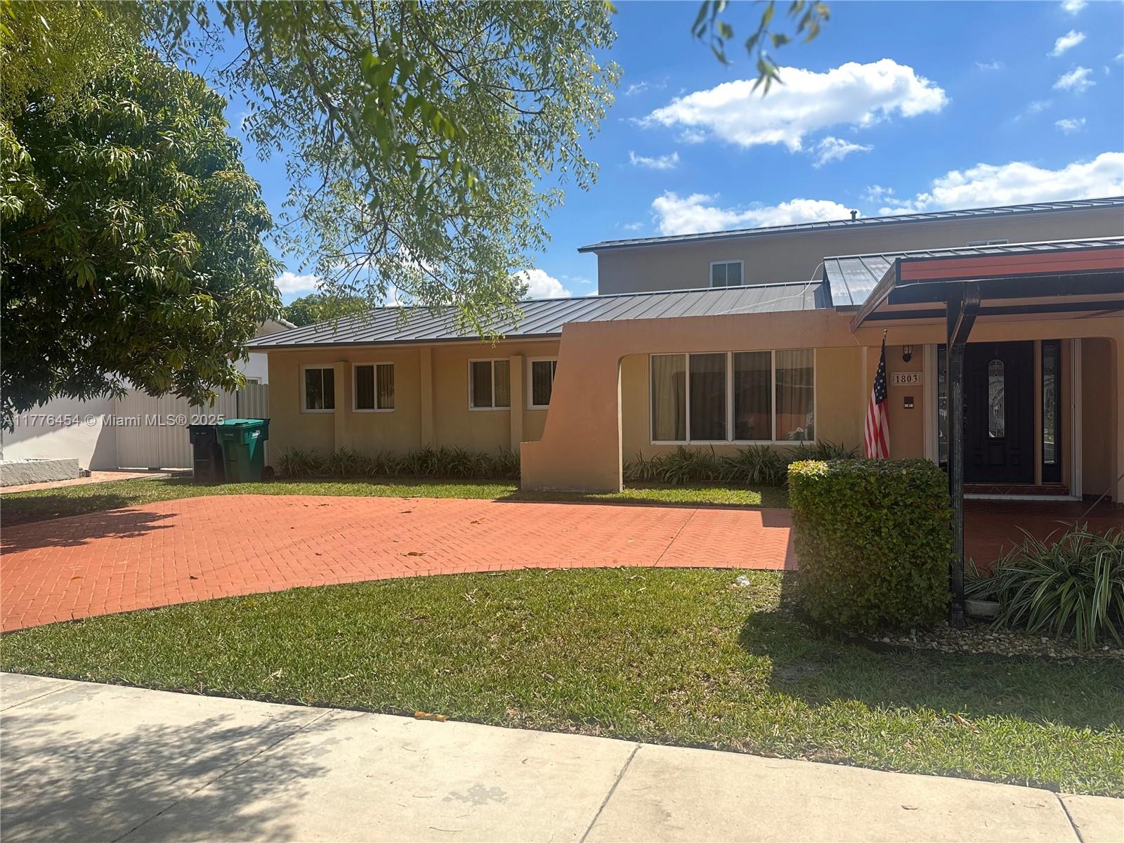 1803 SW 104th Pl
