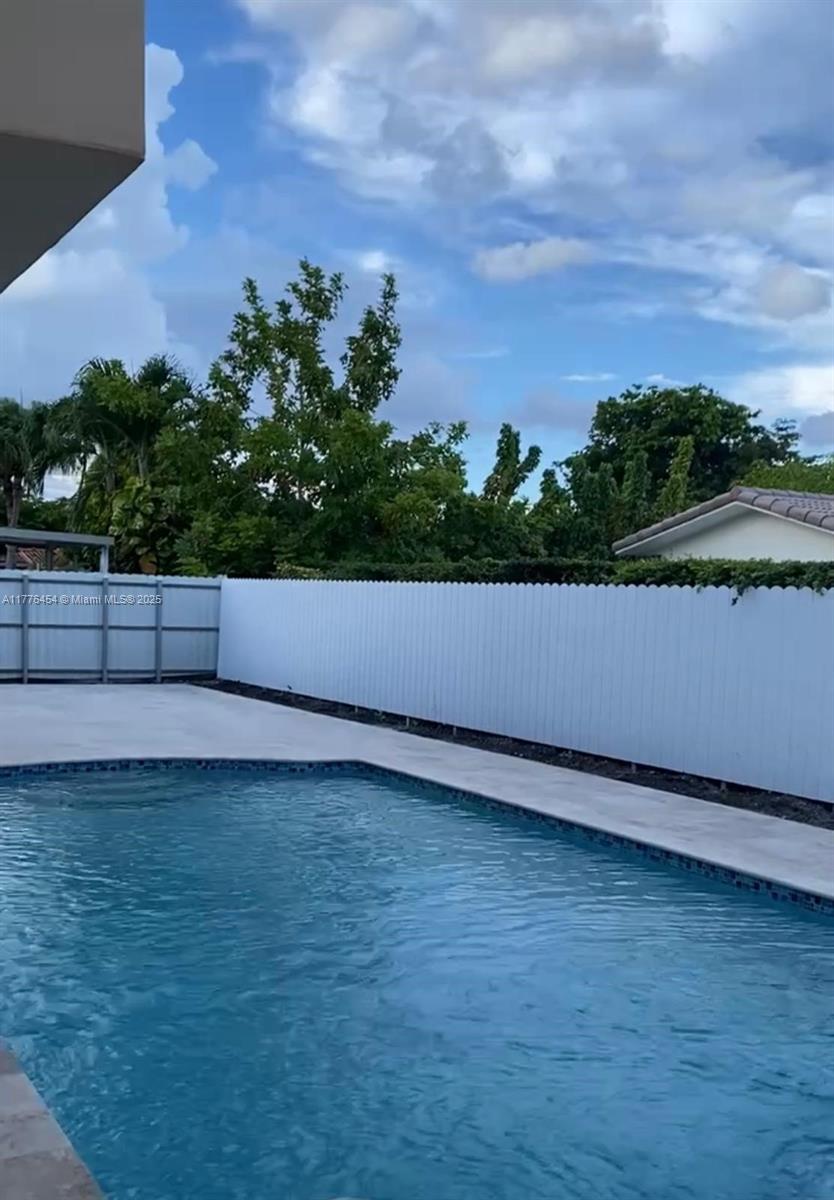 1803 SW 104th Pl