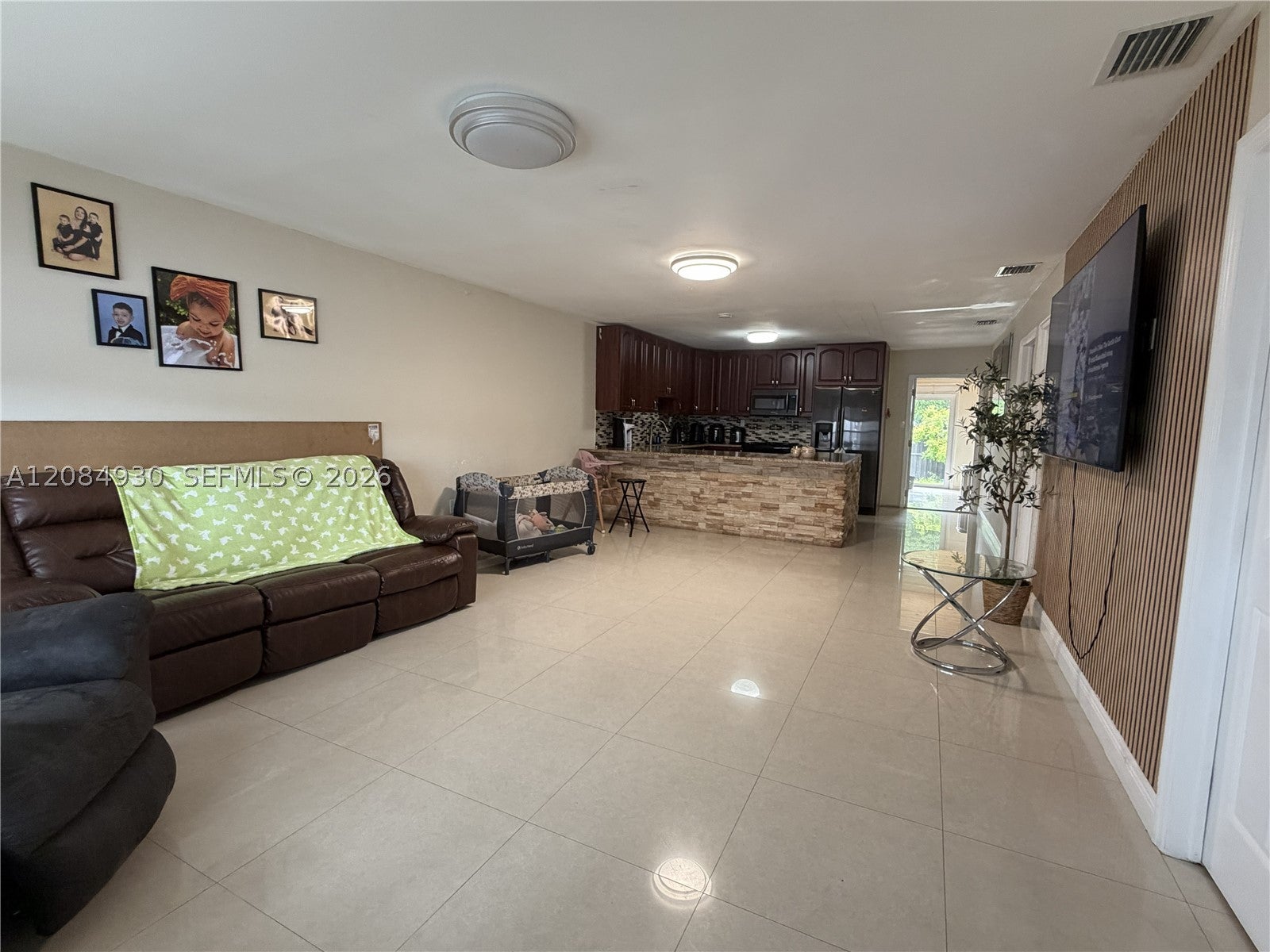 4435 NW 185th St, Miami Gardens, FL, 33055/$394,900 1 4435 NW 185th St