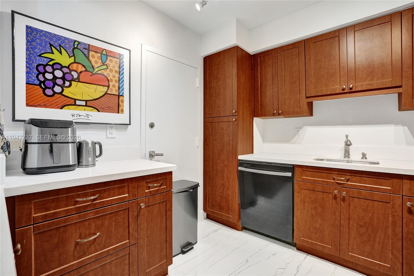 ARLEN HOUSE CONDO - Residential