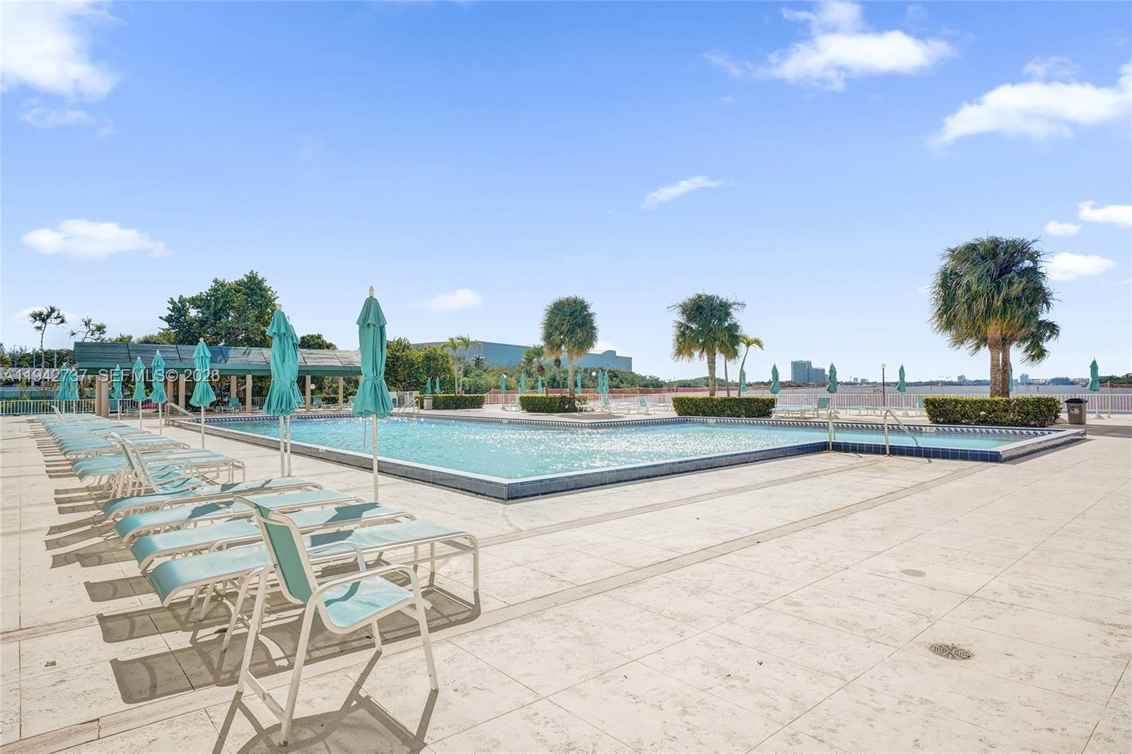 ARLEN HOUSE CONDO - Residential