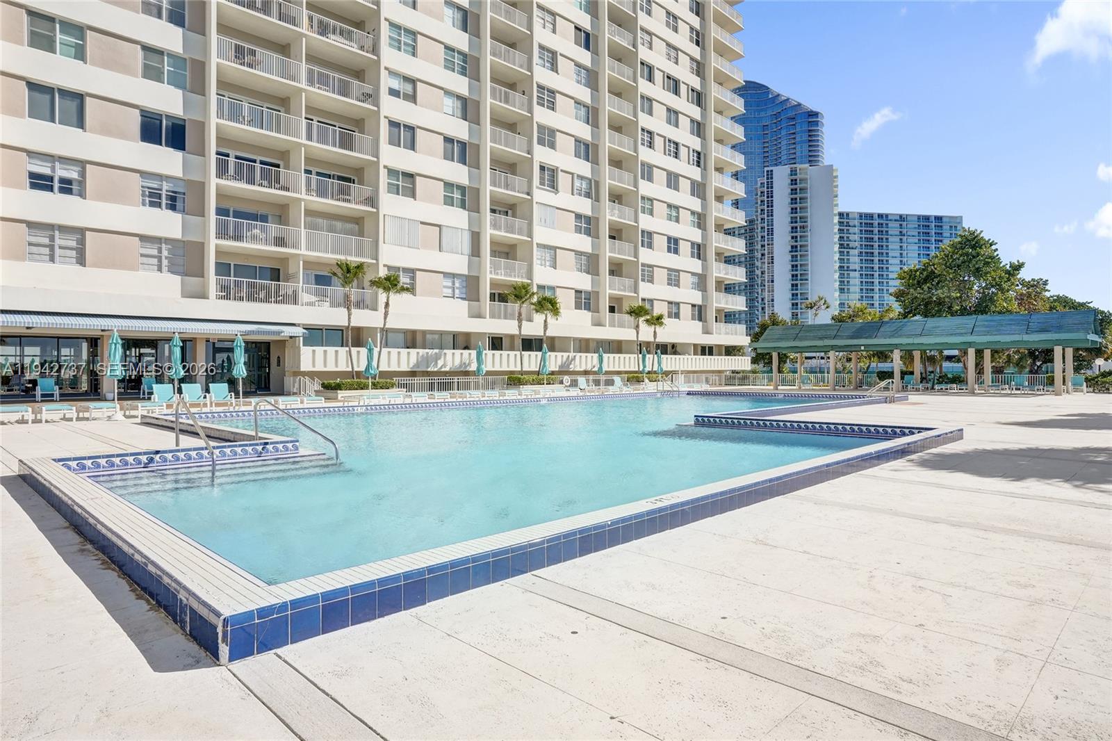 ARLEN HOUSE CONDO - Residential