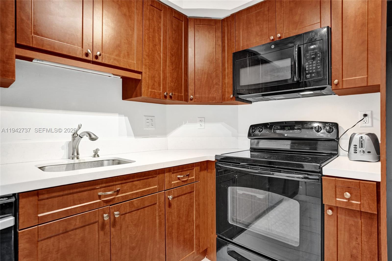 ARLEN HOUSE CONDO - Residential