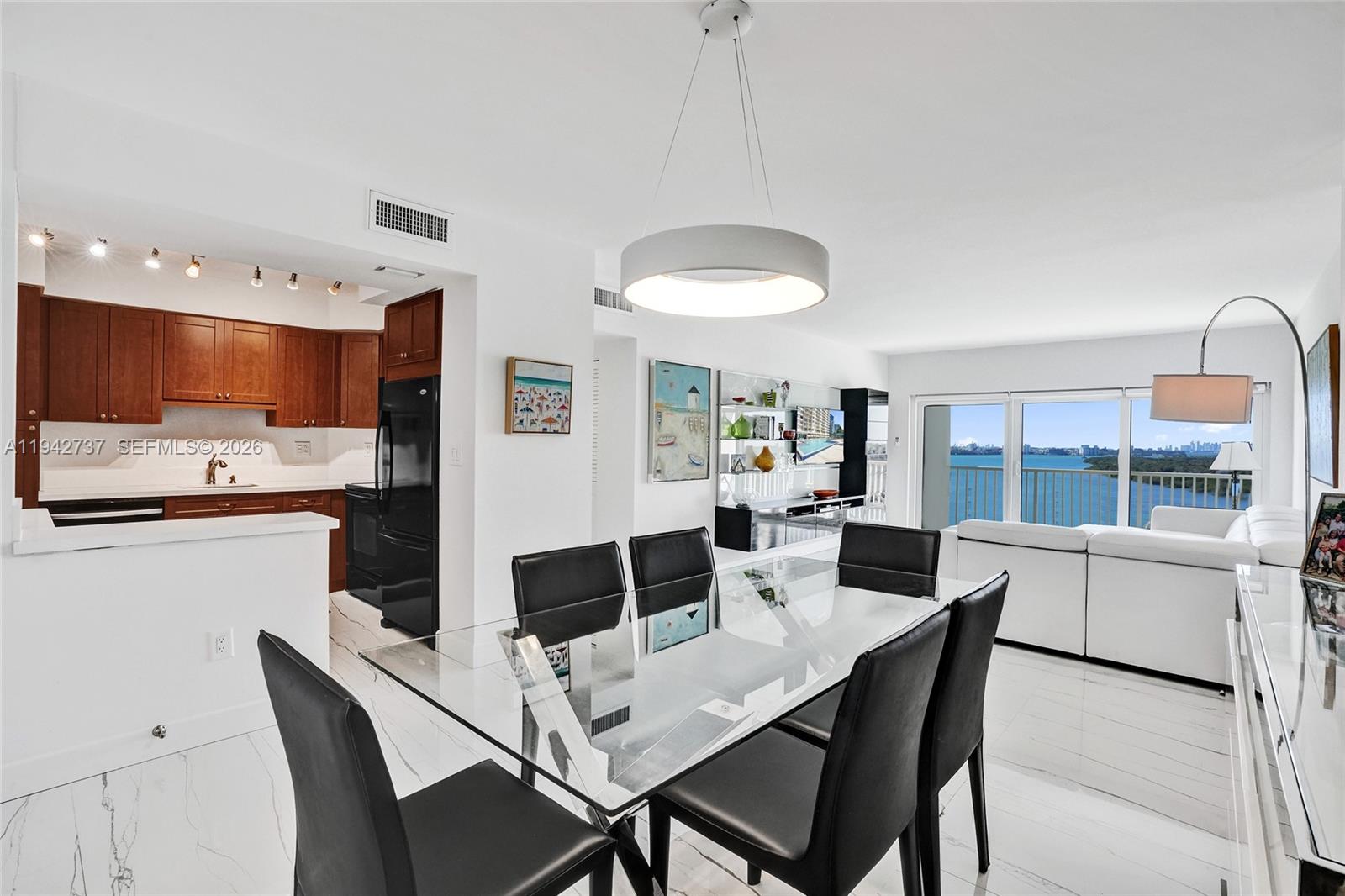 ARLEN HOUSE CONDO - Residential