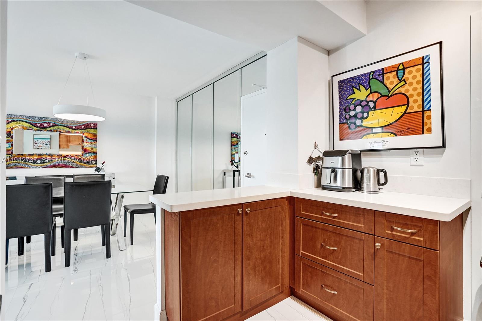 ARLEN HOUSE CONDO - Residential