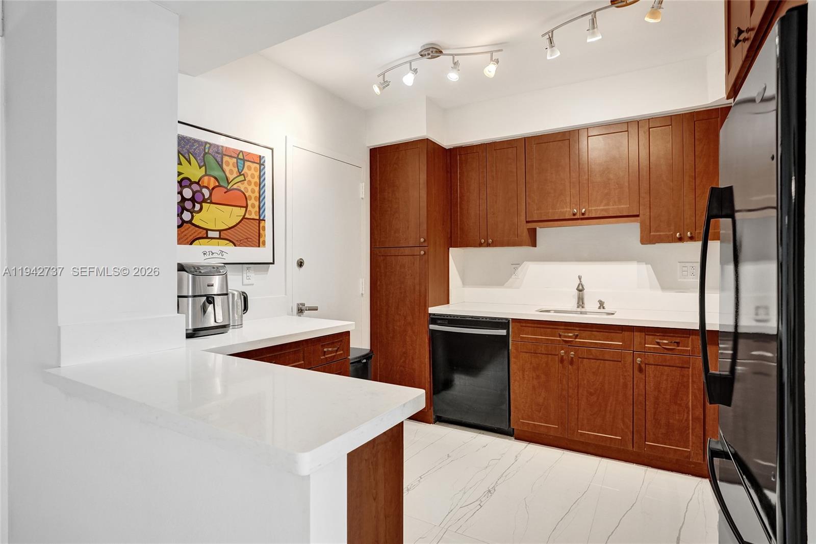 ARLEN HOUSE CONDO - Residential