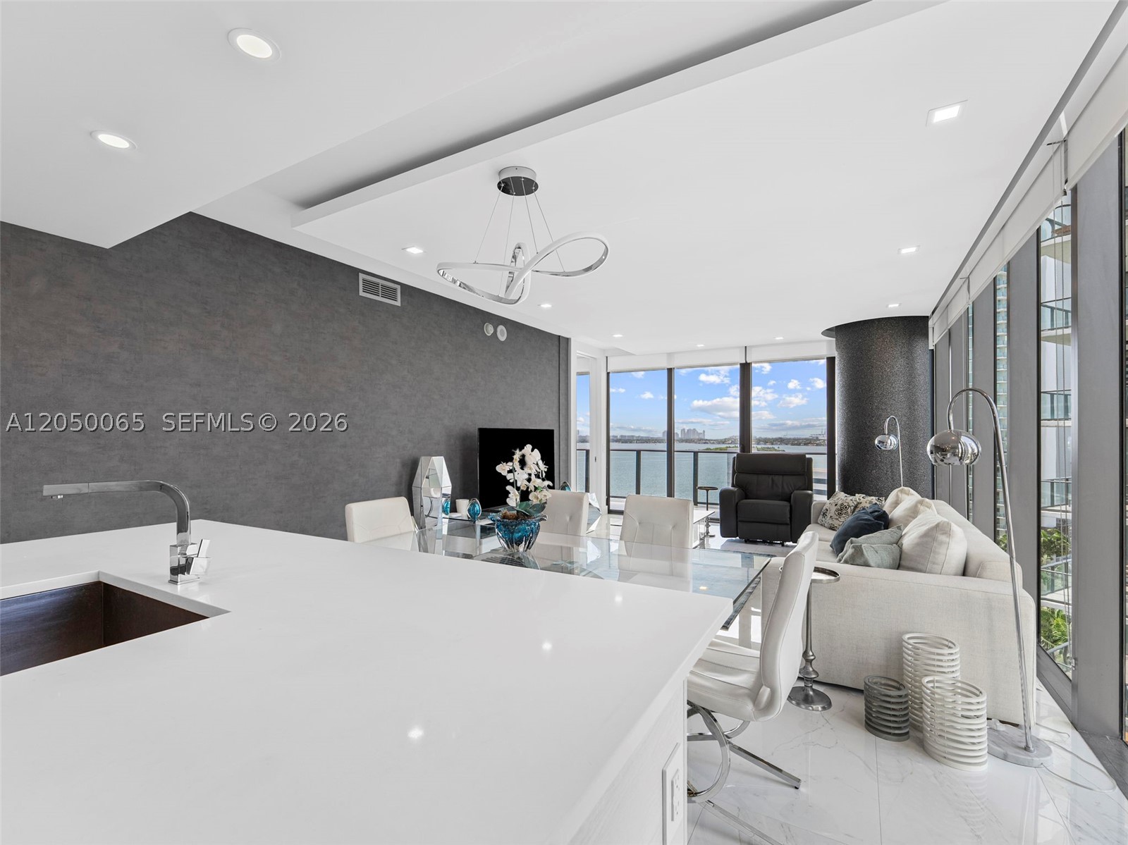 650 NE 32nd St 1201