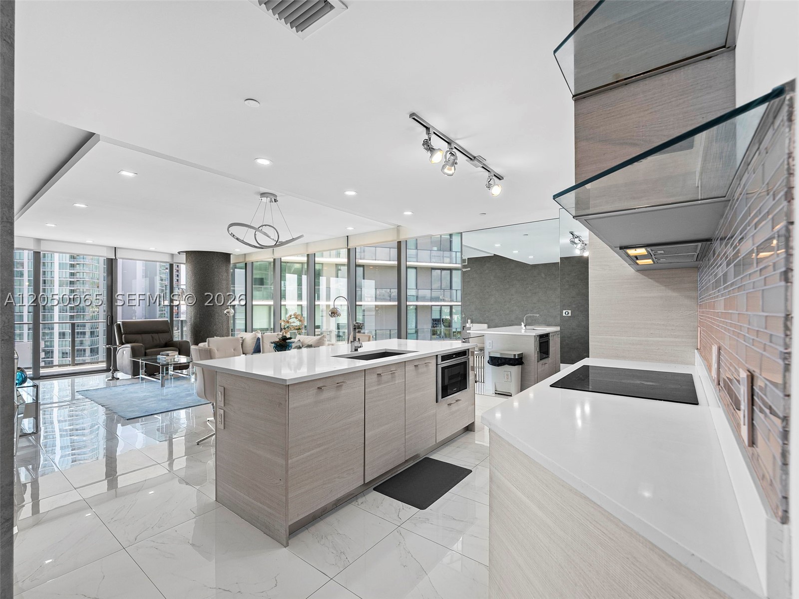 650 NE 32nd St 1201