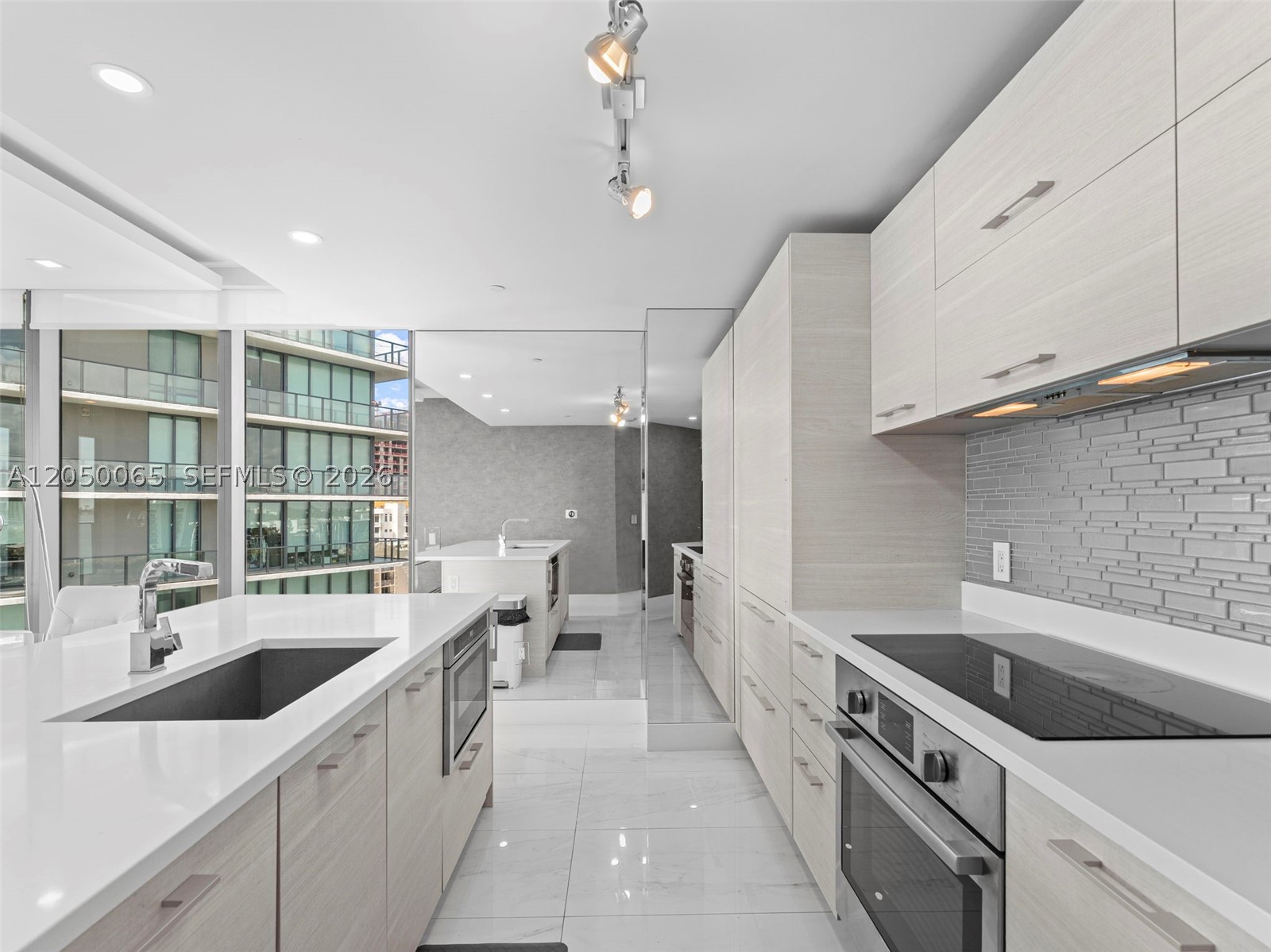 650 NE 32nd St 1201