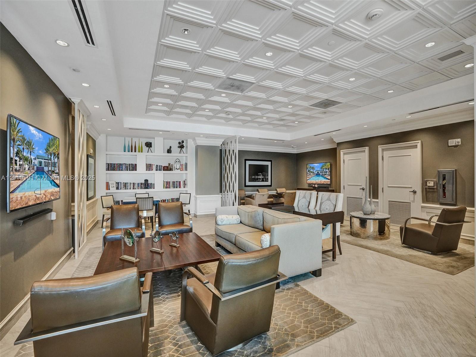 THE PENINSULA CONDO - Residential