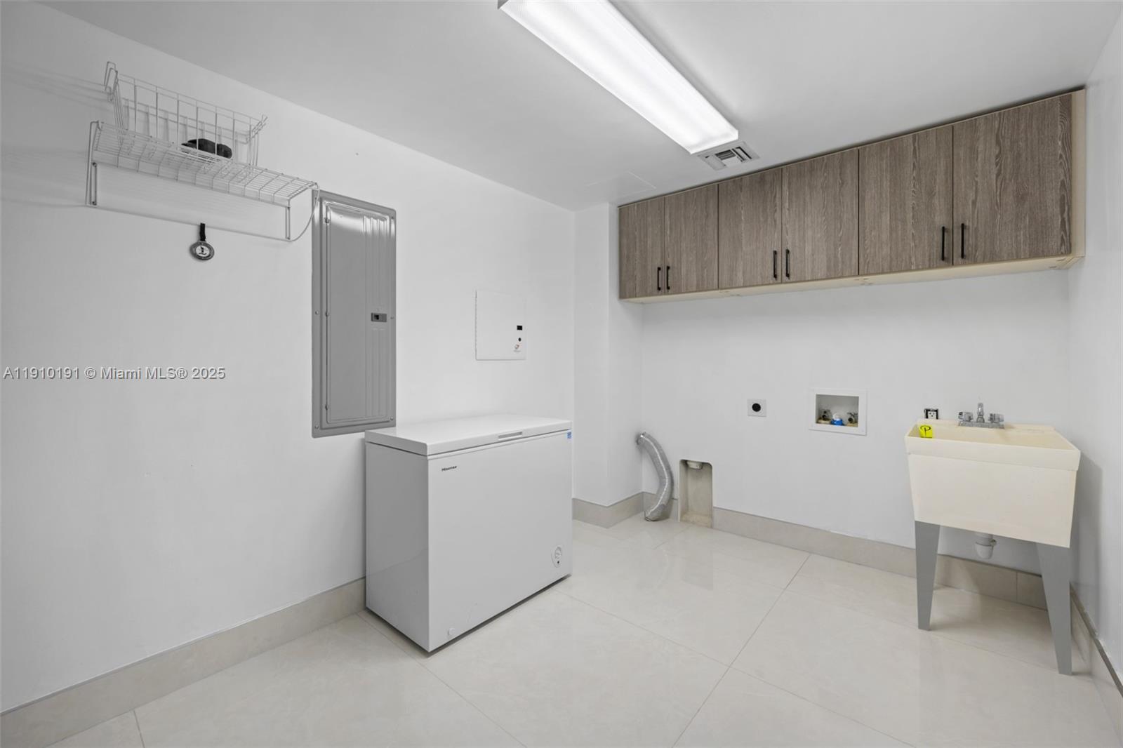 THE PENINSULA CONDO - Residential