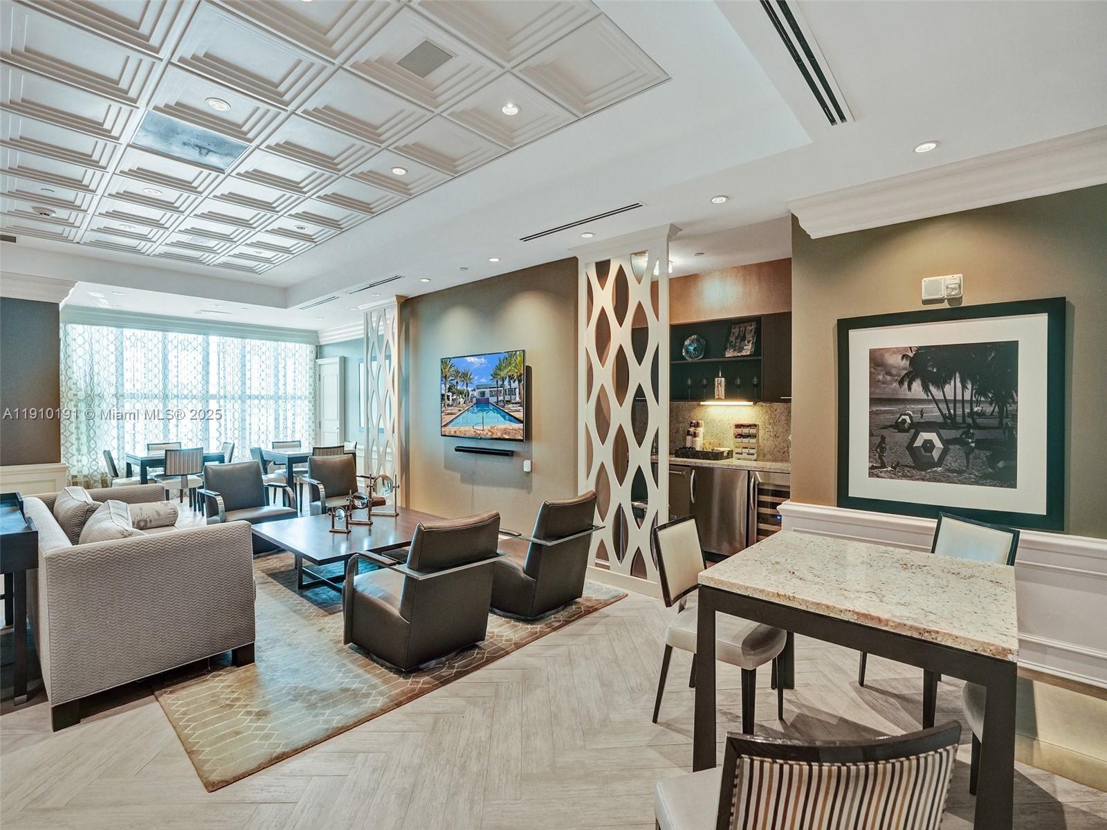 THE PENINSULA CONDO - Residential