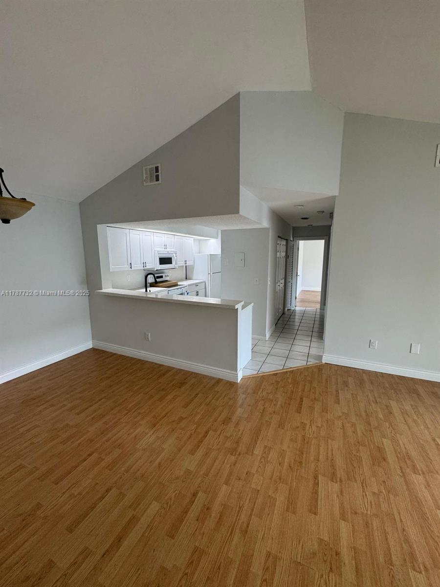 18880 Nw 57th Ave 306, Hialeah, Miami-Dade County, Florida - 2 Bedrooms  
2 Bathrooms - 