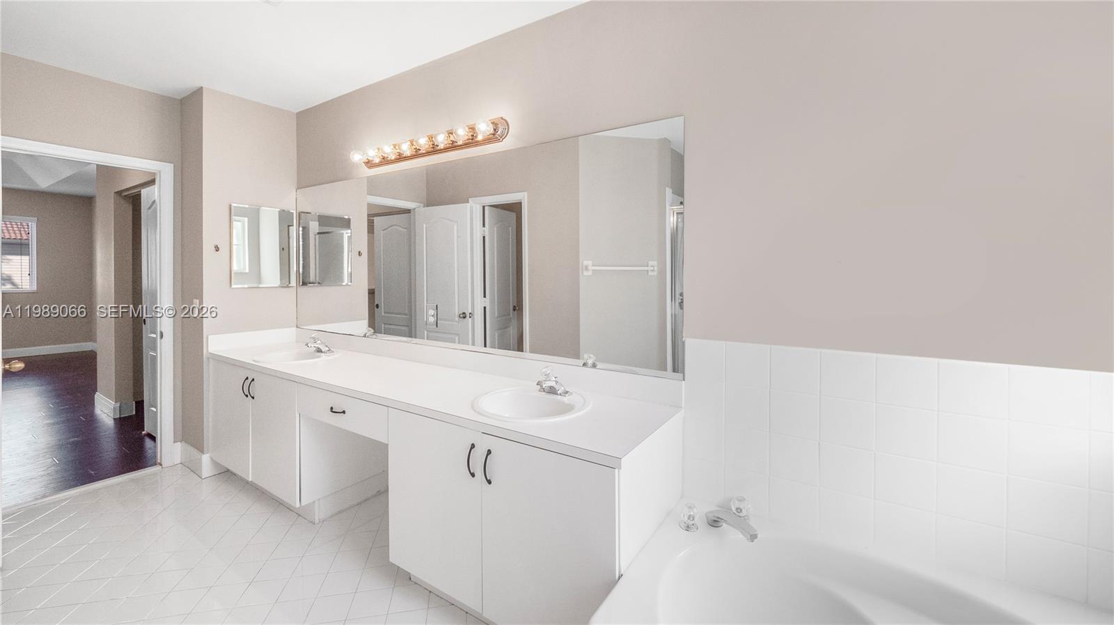 LAKES BY THE BAY SEC 14 - Residential