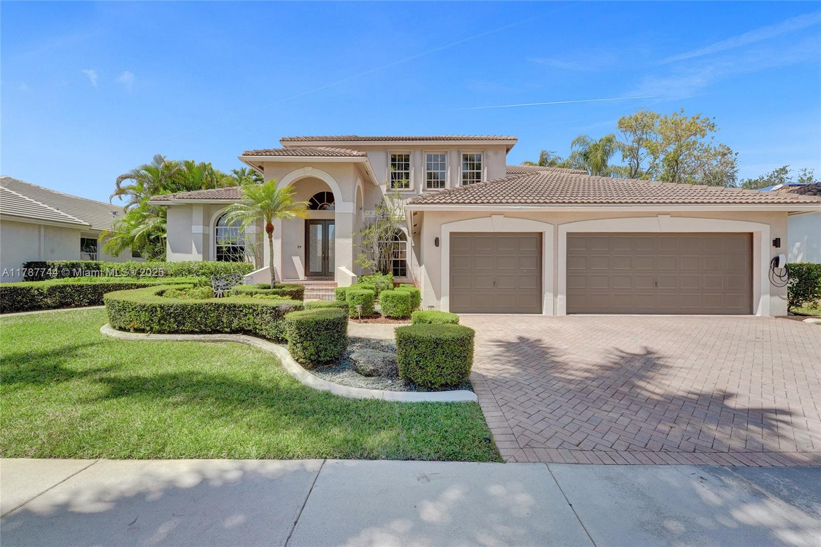Address Not Disclosed, Weston, Broward County, Florida - 4 Bedrooms  
4 Bathrooms - 