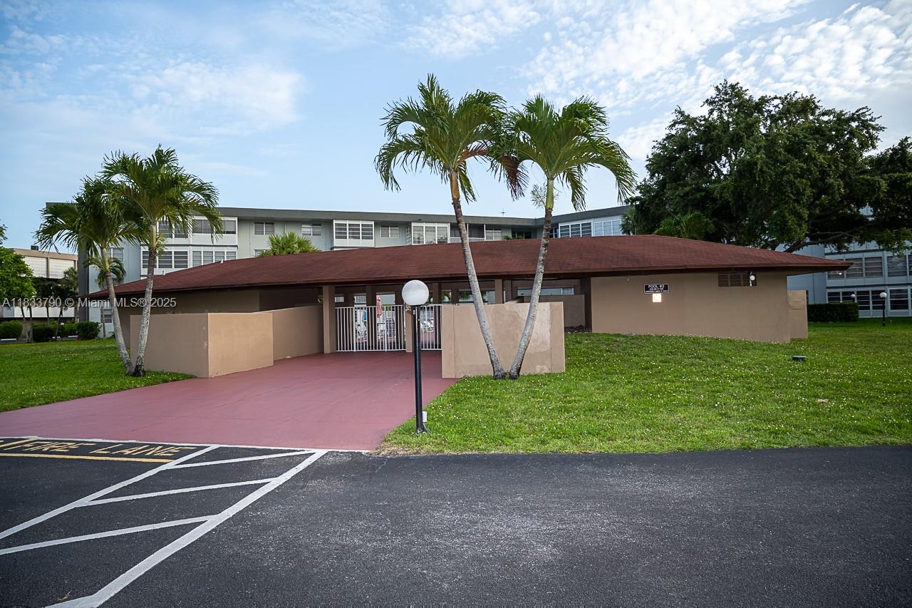 LAUDERDALE OAKS CONDO 7 - Residential Lease