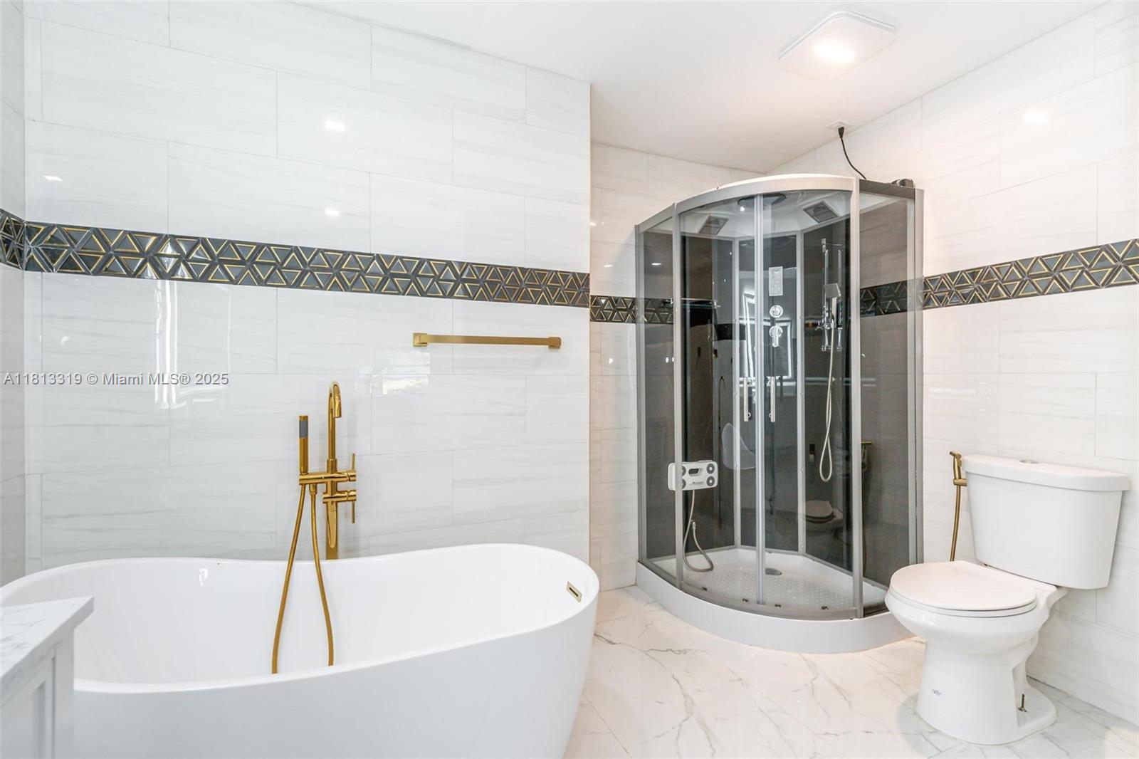 WEDGEWOOD CONDOMINIUM - Residential