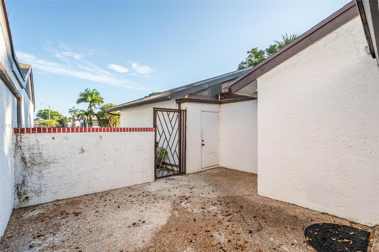 WEDGEWOOD CONDOMINIUM - Residential