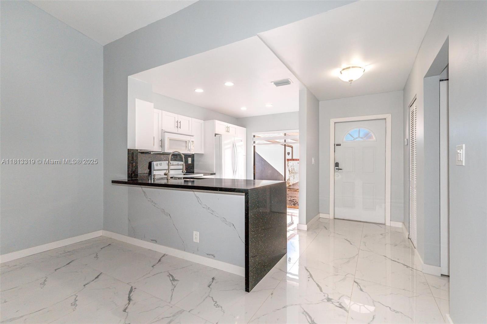 WEDGEWOOD CONDOMINIUM - Residential