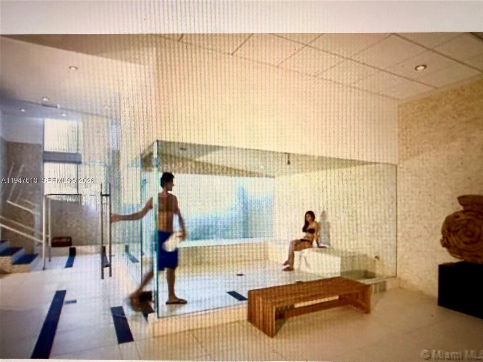 MINT CONDO - Residential