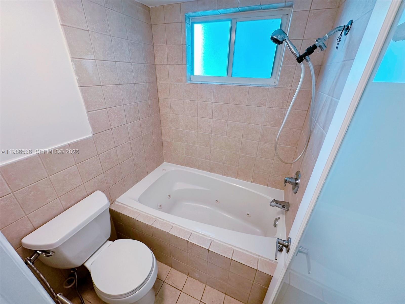 BAYVIEW CONDO - Residential Lease