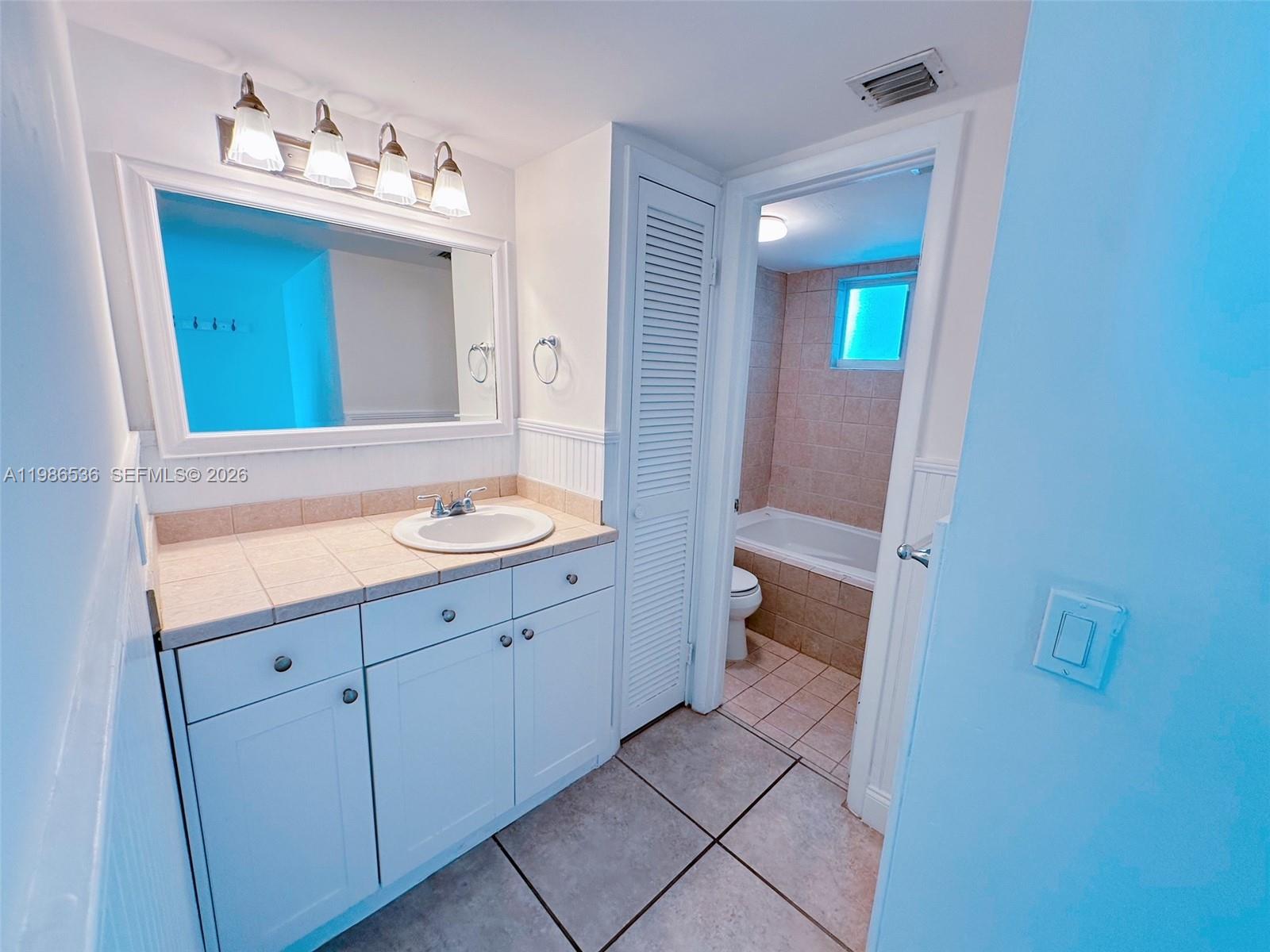 BAYVIEW CONDO - Residential Lease