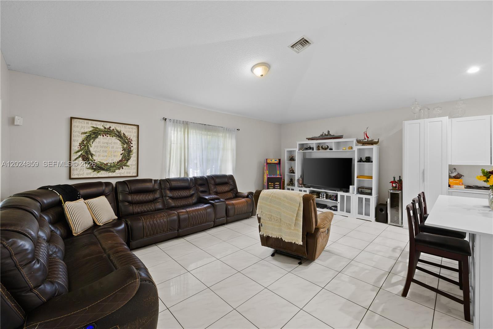 ROYAL LAKE ESTATES - Residential