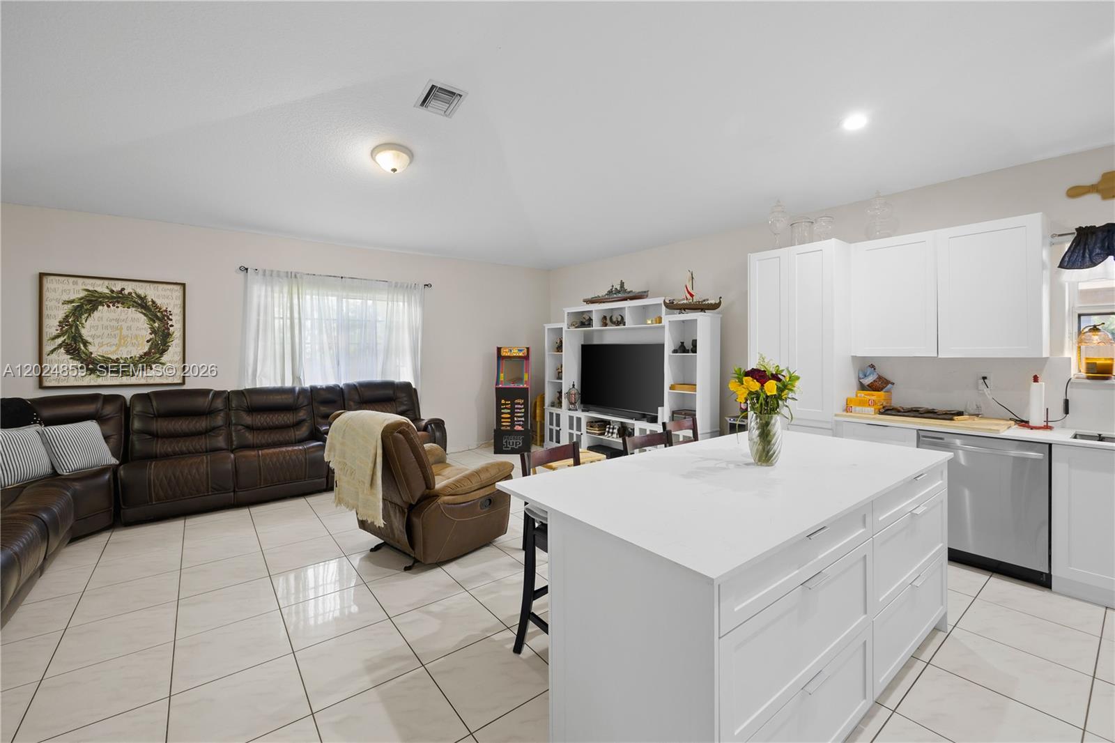 ROYAL LAKE ESTATES - Residential